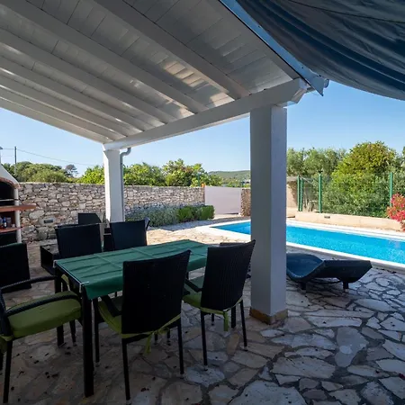Semesterbostad House Sakarun With Swimming Pool Veli Rat