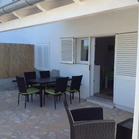 House Sakarun With Swimming Pool Semesterbostad