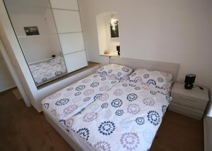 House Sakarun With Swimming Pool Вели-Рат