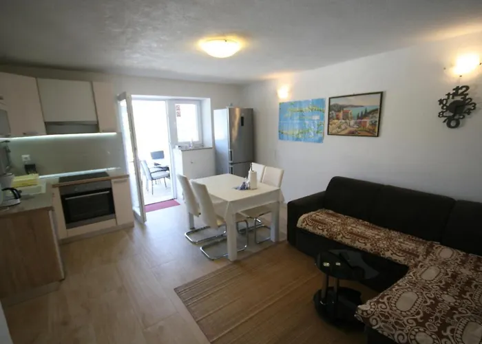 Дом отдыха House Sakarun With Swimming Pool Вели-Рат