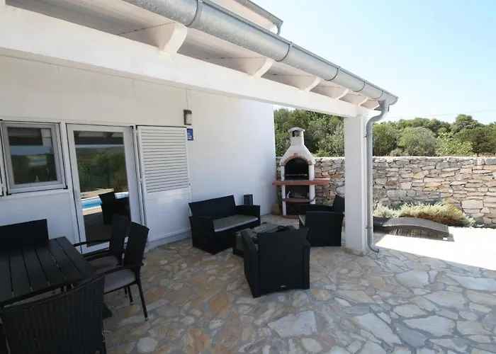 Дом отдыха House Sakarun With Swimming Pool