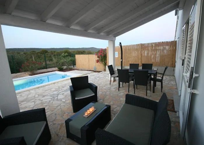 House Sakarun With Swimming Pool * Вели-Рат