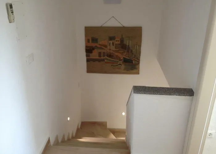 House Sakarun With Swimming Pool Вели-Рат