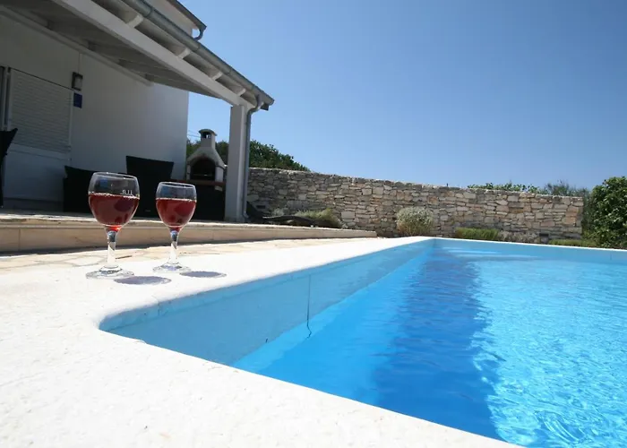 House Sakarun With Swimming Pool Semesterbostad