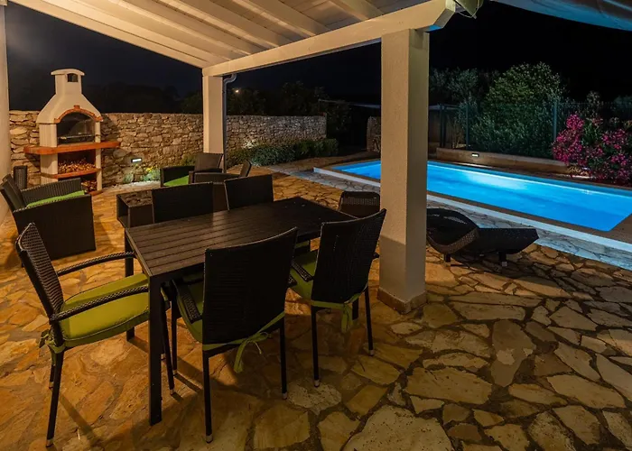 House Sakarun With Swimming Pool * Veli Rat