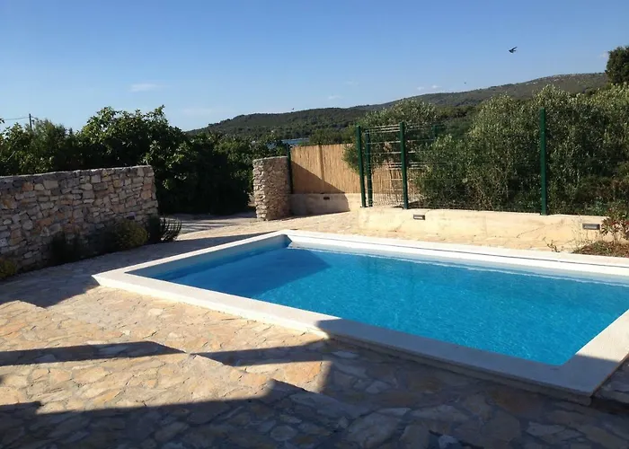 House Sakarun With Swimming Pool