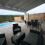 House Sakarun With Swimming Pool * Veli Rat