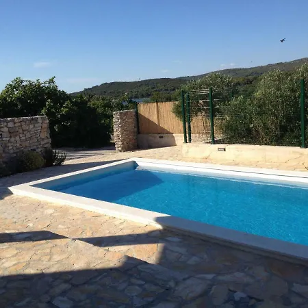 House Sakarun With Swimming Pool