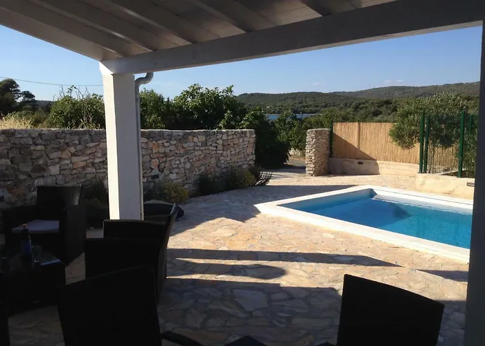 House Sakarun With Swimming Pool *